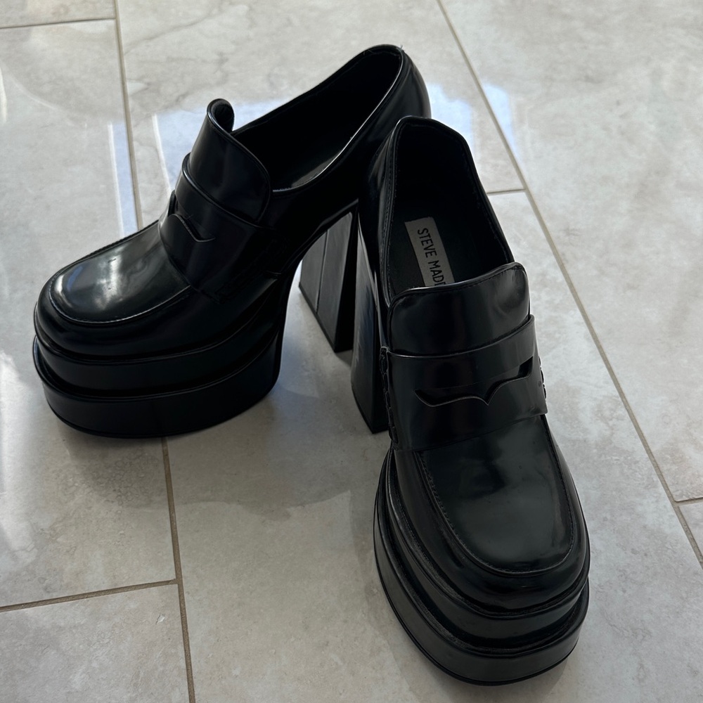 Steve Madden Glossy Black Platform Heels